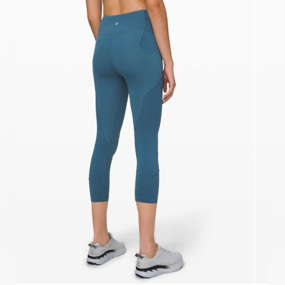 Lululemon - Picture 2 of 5